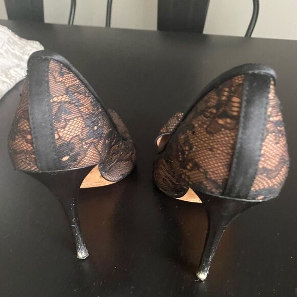 BCBG Max Azria- Leather Lace pointed toe black heels 7.5 - Picture 5 of 8